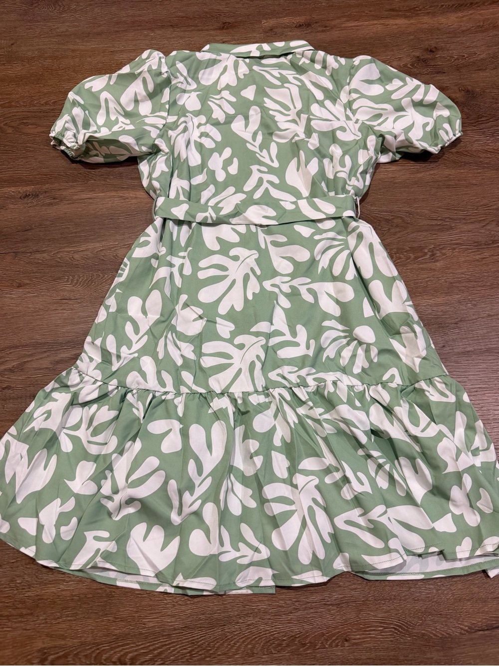 UEAL Green & White Abstract Floral Belted Tiered Midi Dress Size Medium - Picture 7 of 10